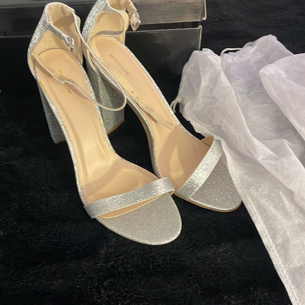 NWOT Silver Glitter 5” Heel Strappy Sandals Party or Season Sandal Block Heel